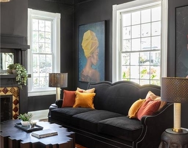 383 Park Avenue Se - Photo Thumbnail 2