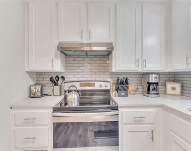 6340 Mccollum Lane - Photo Thumbnail 8