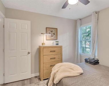 6340 Mccollum Lane - Photo Thumbnail 15
