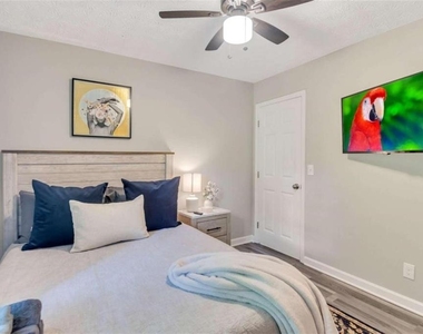 6340 Mccollum Lane - Photo Thumbnail 13