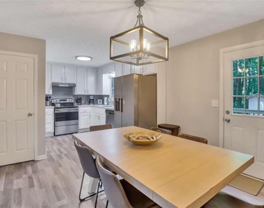 6340 Mccollum Lane - Photo Thumbnail 5