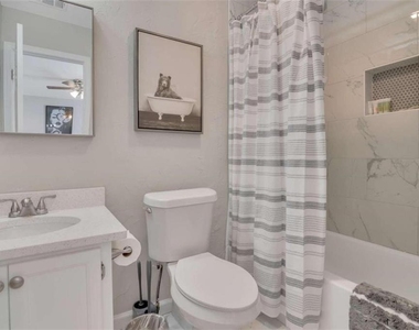 2101 Valley Oaks Drive Se - Photo Thumbnail 16