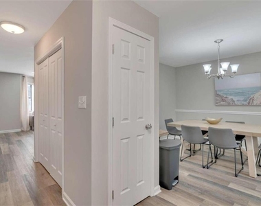 2101 Valley Oaks Drive Se - Photo Thumbnail 9