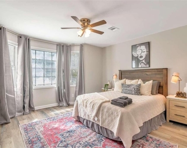 2101 Valley Oaks Drive Se - Photo Thumbnail 13