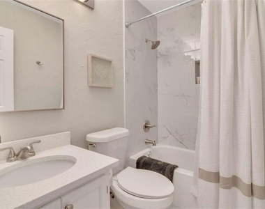 2101 Valley Oaks Drive Se - Photo Thumbnail 19
