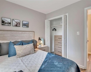 2101 Valley Oaks Drive Se - Photo Thumbnail 21