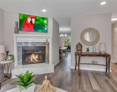 2101 Valley Oaks Drive Se - Photo Thumbnail 1