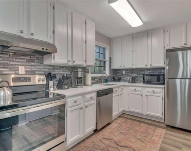 2101 Valley Oaks Drive Se - Photo Thumbnail 8