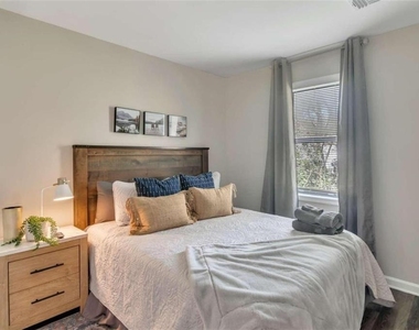 2101 Valley Oaks Drive Se - Photo Thumbnail 17
