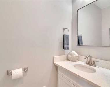 2099 Valley Oaks Drive Se - Photo Thumbnail 12