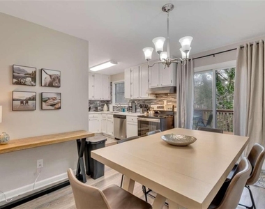 2099 Valley Oaks Drive Se - Photo Thumbnail 5