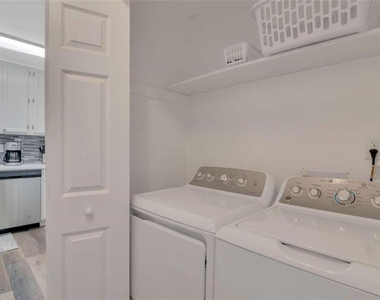 2099 Valley Oaks Drive Se - Photo Thumbnail 13