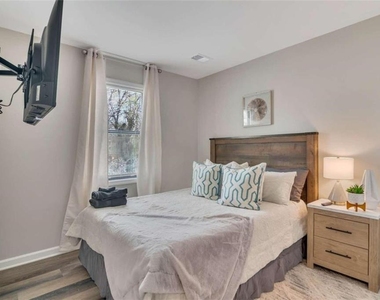 2099 Valley Oaks Drive Se - Photo Thumbnail 18
