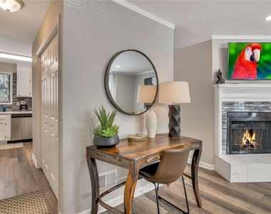 2099 Valley Oaks Drive Se - Photo Thumbnail 4