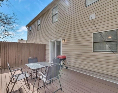 2099 Valley Oaks Drive Se - Photo Thumbnail 11