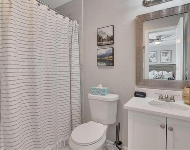 2099 Valley Oaks Drive Se - Photo Thumbnail 17