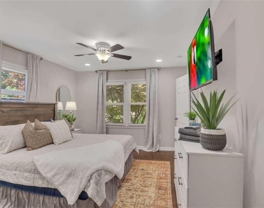1386 Sandtown Road Sw - Photo Thumbnail 8