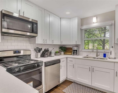 1386 Sandtown Road Sw - Photo Thumbnail 4