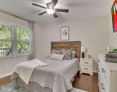1386 Sandtown Road Sw - Photo Thumbnail 15