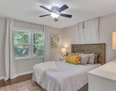 1386 Sandtown Road Sw - Photo Thumbnail 11