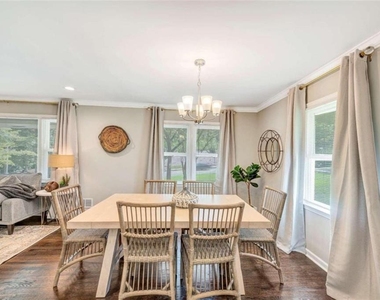 1376 Sandtown Road Sw - Photo Thumbnail 5