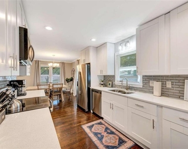 1376 Sandtown Road Sw - Photo Thumbnail 13