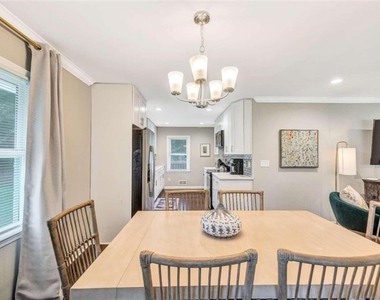 1376 Sandtown Road Sw - Photo Thumbnail 8