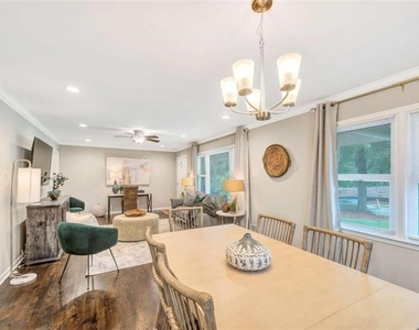 1376 Sandtown Road Sw - Photo Thumbnail 6