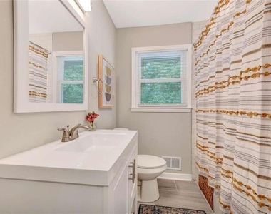 1376 Sandtown Road Sw - Photo Thumbnail 20