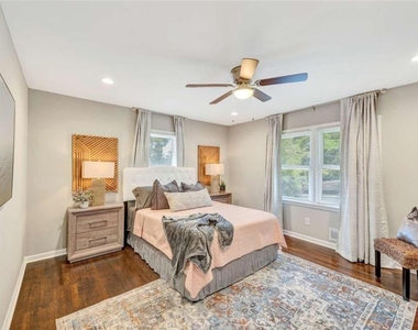 1376 Sandtown Road Sw - Photo Thumbnail 14