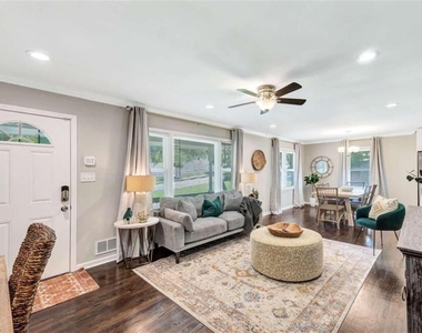1376 Sandtown Road Sw - Photo Thumbnail 1