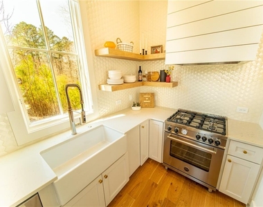 155 Mado Lane - Photo Thumbnail 5