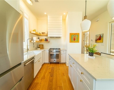 155 Mado Lane - Photo Thumbnail 3