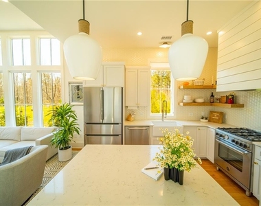 155 Mado Lane - Photo Thumbnail 4