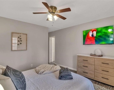 1200 Falling Water Drive Se - Photo Thumbnail 16