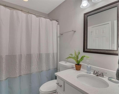 1200 Falling Water Drive Se - Photo Thumbnail 18