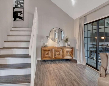 1200 Falling Water Drive Se - Photo Thumbnail 2