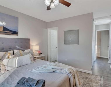 1200 Falling Water Drive Se - Photo Thumbnail 20