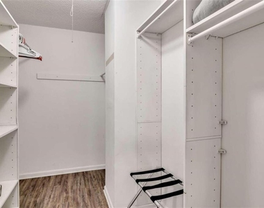 1200 Falling Water Drive Se - Photo Thumbnail 17