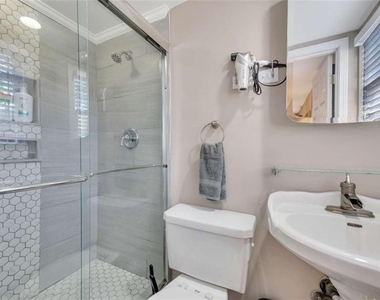 5005 Maryland Drive - Photo Thumbnail 18