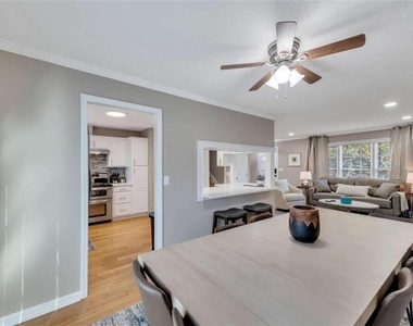 5005 Maryland Drive - Photo Thumbnail 6