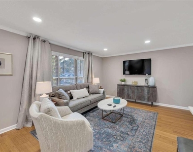 5005 Maryland Drive - Photo Thumbnail 1