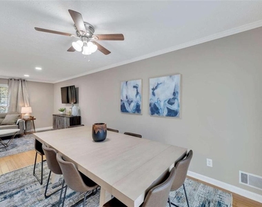 5005 Maryland Drive - Photo Thumbnail 7