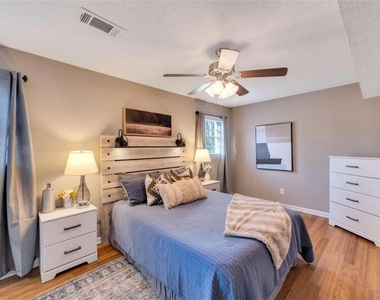 5005 Maryland Drive - Photo Thumbnail 20