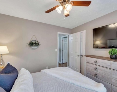 5005 Maryland Drive - Photo Thumbnail 16