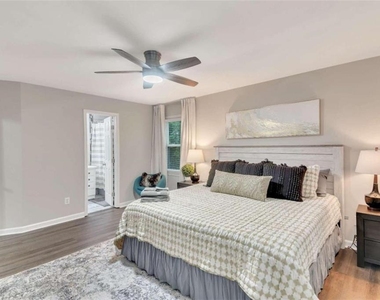 826 Moonlit Lane Nw - Photo Thumbnail 13
