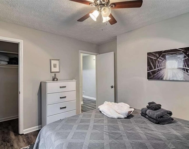 4145 Dustin Drive - Photo Thumbnail 13