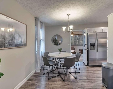 4145 Dustin Drive - Photo Thumbnail 3