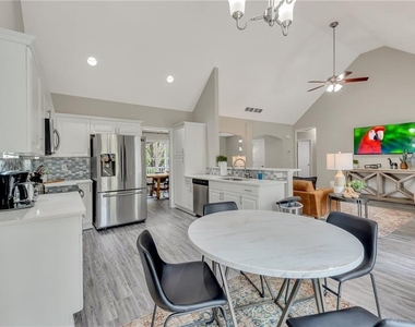 4669 Emerald Willow Drive - Photo Thumbnail 10
