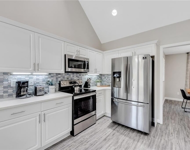 4669 Emerald Willow Drive - Photo Thumbnail 8